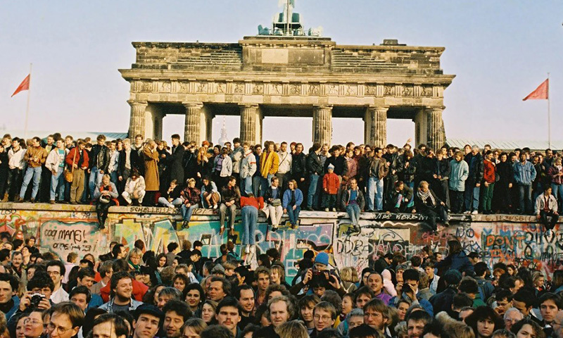 День немецкого единства, падение Берлинской стены