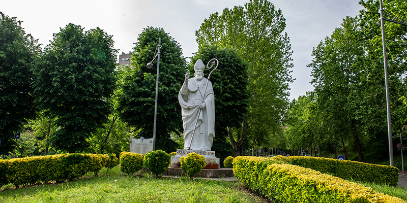 Памятник святому Валентину в Терни, фото