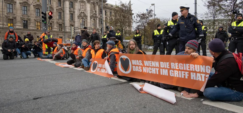 Митинг активистов "Последнего поколения", Германия