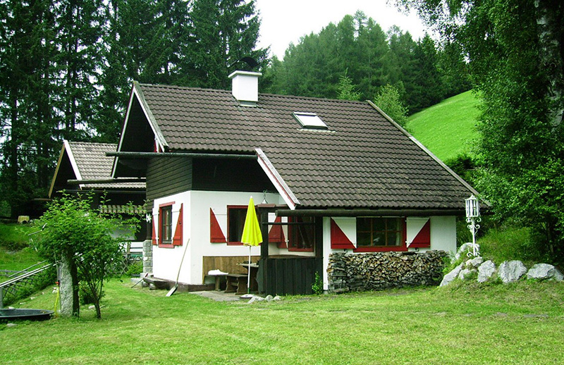 Куплю дом в немецком районе. Сельский дом в Германии фахверк. Бунгало дом Германия. Садовый домик в немецком стиле. Дачные домики в Германии.